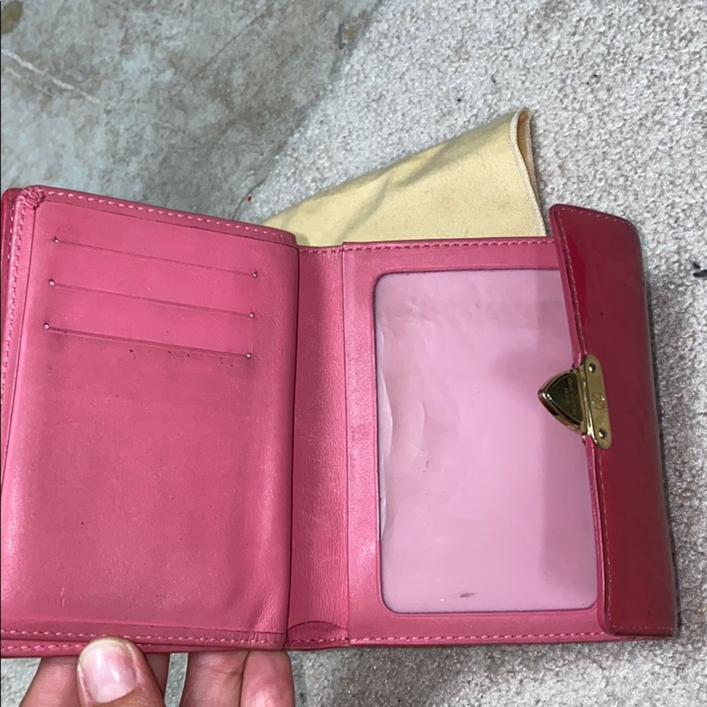 Authentic Louis Vuitton wallet - Picture 5 of 7